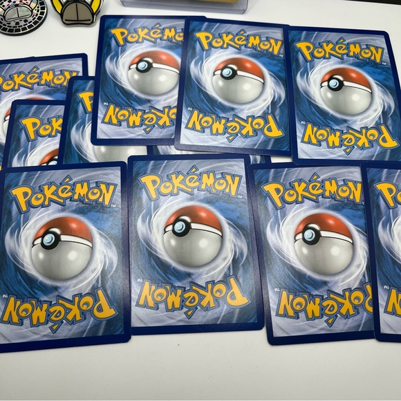 Detective Pikachu Collectors Lunchbox With Cards, Notepad, Stickers, and Pin - Picture 6 of 11